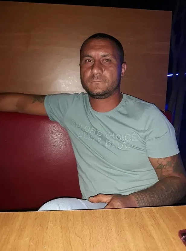 İzmir'de sokak ortasında kanlı infaz! Husumetlisiyle yolda karşılaşınca...-1
