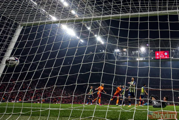 Galatasaray-Fenerbahçe derbisi sonrası sert sözler: Yangın onun yüzünden çıktı! - 14