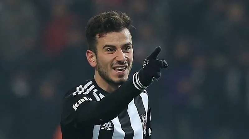 oguzhan-ozyakup-kimdir-kac-yasinda-nereli-oguzhan-ozyakup-futbolu-birakti-mi-hangi-takimlarda-oynadi-1724685874131.jpg