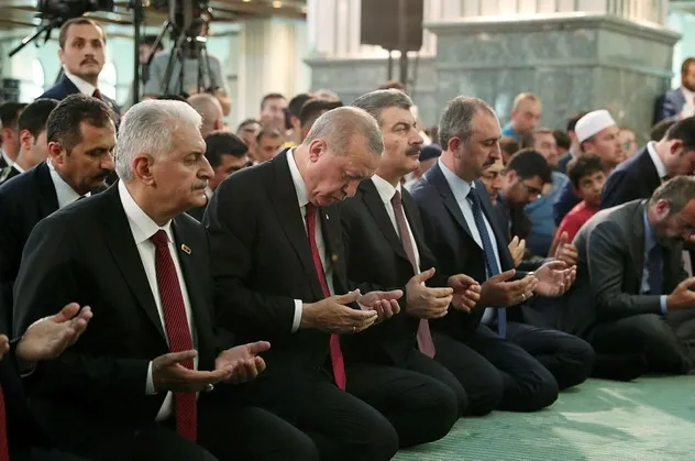 Millet Camii'nde Hatm-i Şerif