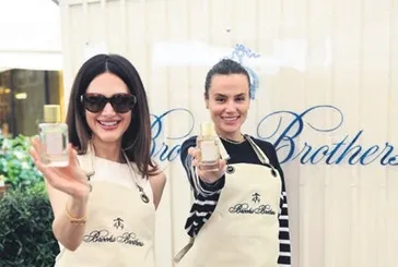 Davete ünlü akını