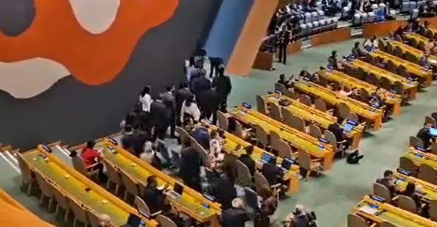 Katilin kürsüde ne işi var? BM'nin utanç günü: Netanyahu konuşunca Türk heyeti salonu terk etti | Skandal harita!