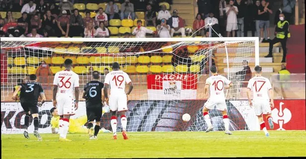 Trabzonspor monaco önünde üç golle teslim oldu! Maxi Gomez’in 11. dakikada atılması maça damga vurdu
