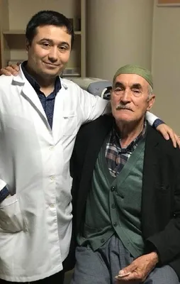 75 yaşında gözü açıldı