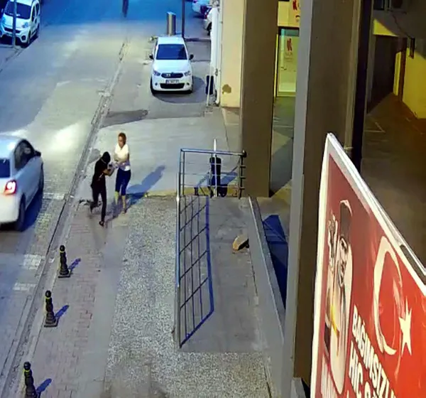 1594280437866.jpg Sokak ortasında kapkaççı şoku! Çığlık atarak yardım istedi...-3