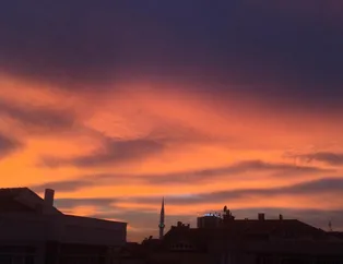 Gökyüzünü gören telefona sarıldı