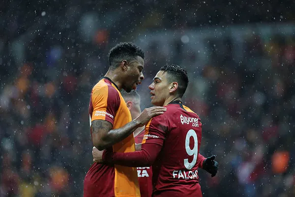 radamel-falcaodan-dikkat-ceken-hareket-transfer-iddialari-ortaya-atilmisti-1595498015707.jpg Radamel Falcao'dan dikkat çeken hareket! Transfer iddiaları ortaya atılmıştı...-2