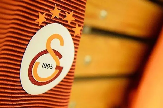 Galatasaray'da çifte imza! KAP'a bildirildi