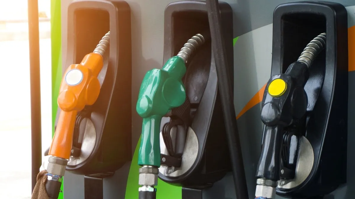 Benzine zam var mı, kaç TL? Motorine ve LPG’ye ne kadar zam geliyor? 3 Nisan’dan itibaren akaryakıt fiyatları…