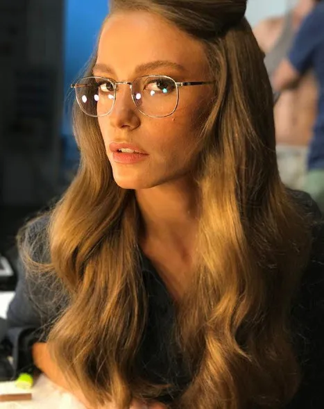 Serenay Sarıkaya yeni rolü hakkında açıklamalarda bulundu-6