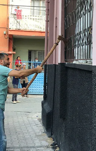 Adana'da korkunç cinayet! Karısını bıçakladı yakınlarına itiraf etti! Dehşet evine böyle girildi