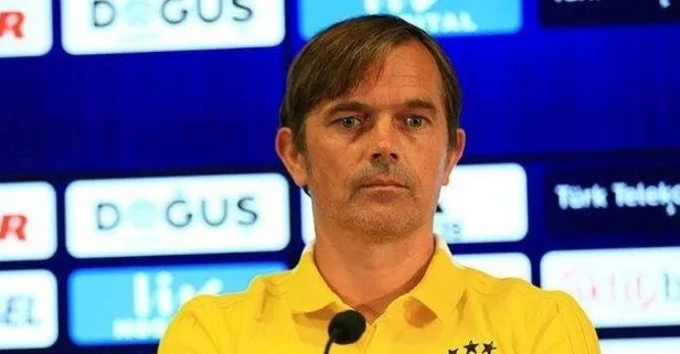 Phillip Cocu istifa etmeyeceğini söyledi