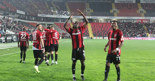 Antep evinde farka koştu! Gaziantep FK - Başakşehir: 3-0 MAÇ SONUCU