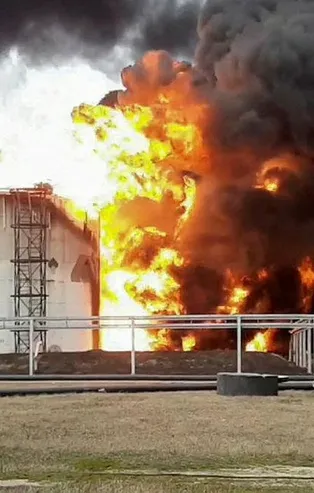 Son dakika: Savaşın 37’nci gününde Ukrayna ordusuna ait helikopterler Rusya’daki petrol rafinerisini vurdu