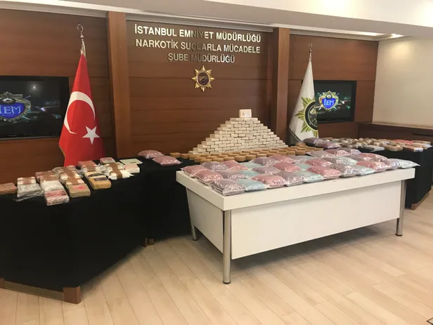 İstanbul'da lüks rezidansa baskın: 38 milyon liralık uyuşturucu ele geçirildi-1