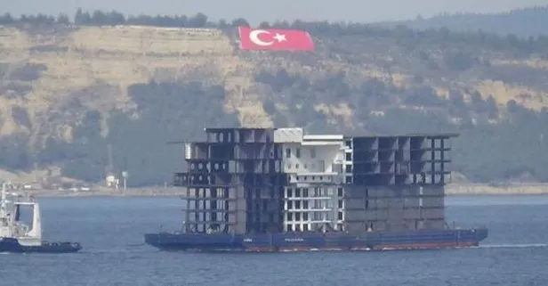 Çanakkale Boğazı'nda dikkat çeken görüntü! Denizin üstünden 'Apartman' geçti...