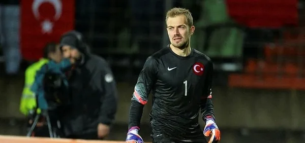 Fenerbahçe'nin eski kalecisi Galatasaray ile anlaştı-1