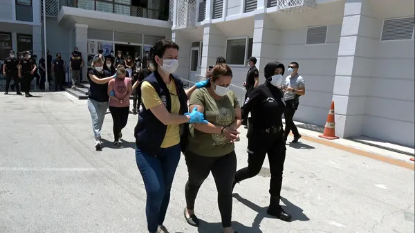 suc-orgutune-operasyon-kamuyu-150-milyon-tl-zarara-ugratan-supheliler-adliyede-1622817442504.jpg Suç örgütüne operasyon! Kamuyu 150 milyon TL zarara uğratan şüpheliler adliyede-1