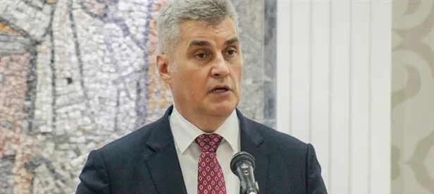 Merkel'e darbe üstüne darbe