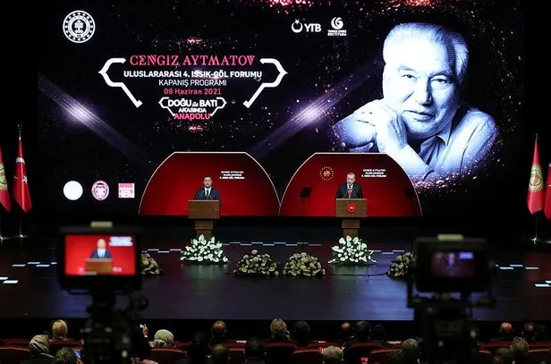 Son dakika: Başkan Erdoğan: "Fikir adamlarımız yeniden yükseliş için bize yol gösteriyor"-4