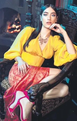 Hazal Kaya'dan kendisini topa tutanlara yanıt: Stresinizi başka yerde atın!