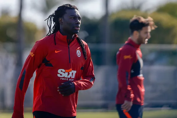 tesadufun-boylesi-yeniden-galatasaraya-gelen-gomisin-ilk-maci-yine-kayserispora-karsi-olacak-1644406237513.jpg Tesadüfün böylesi! Yeniden Galatasaray'a gelen Gomis'in ilk maçı yine Kayserispor'a karşı olacak-2