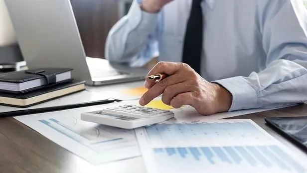 ve-yasalasti-sozlesmeliye-kadro-kimleri-kapsiyor-sozlesmeliye-kadro-mazeret-tayini-var-mi-1674160091785.jpeg Sözleşmeliye kadro MAZERET TAYİNİ var mı? SÖZLEŞMELİYE KADRO kimleri kapsıyor?-2