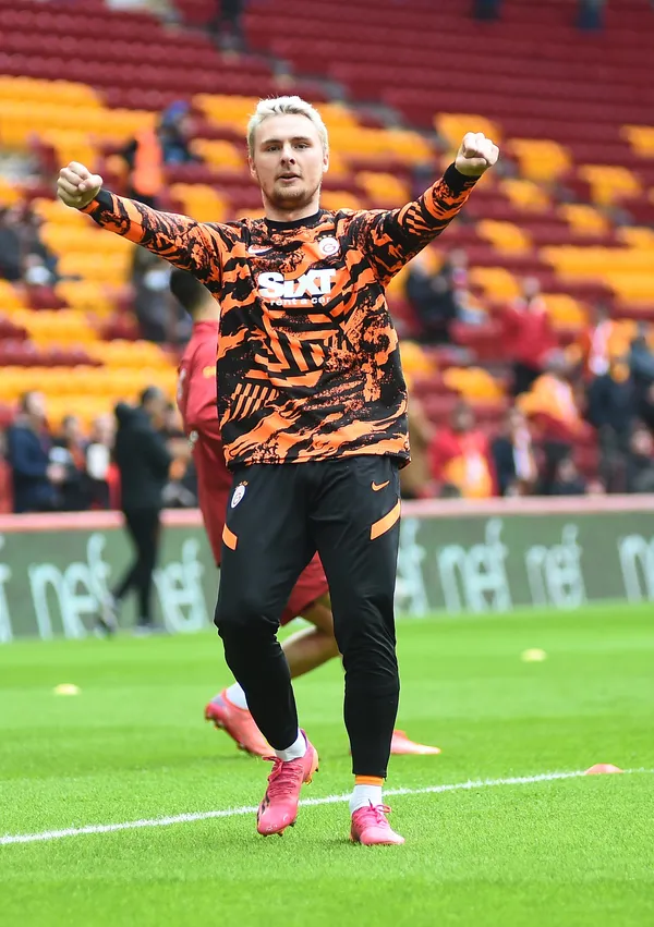 nelsson-koptu-gidiyor-galatasaray-ile-resmi-gorusmeler-basliyor-1659961372243.jpg Nelsson koptu gidiyor! Galatasaray ile resmi görüşmeler başlıyor-7