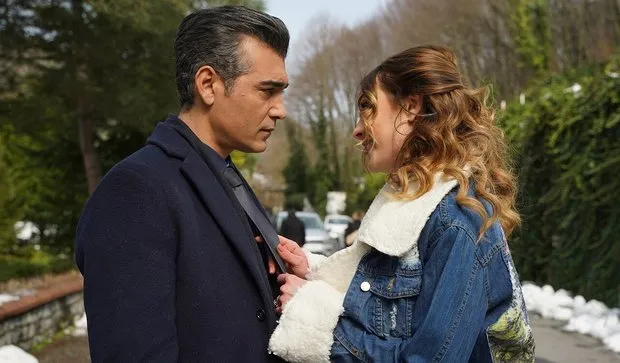 Sadakatsiz In Yuva Yikan Derin I Melis Sezen Hakkinda Tum Turkiye Nin Merak Ettigi Tek Soru Elleri Neden Kirmizi Meger Takvim Sadakatsiz In Yuva Yikan Derin I Melis Sezen Hakkinda Tum Turkiye Nin Merak Ettigi Tek Soru Elleri Neden Kirmizi Meger Takvim