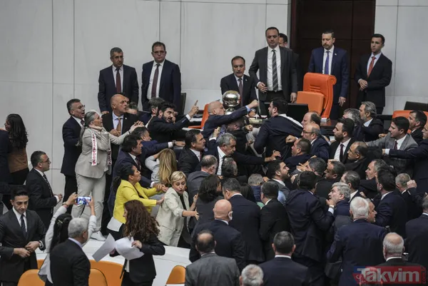 Filistin oturumuna mazeret sunan CHP lideri Özgür Özel Can Atalay için seke seke Meclis'e geldi! Bir de üstüne DEM Grubu'na gitti - 11