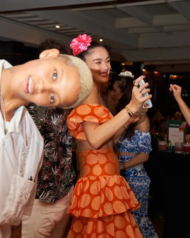 melissa-vargas-ve-zehra-gunes-kustu-mu-filenin-sultanlarinda-sarkili-gonderme-1775544074623.jpg Melissa Vargas ve Zehra Güneş küstü mü? Filenin Sultanları'nda şarkılı gönderme-4