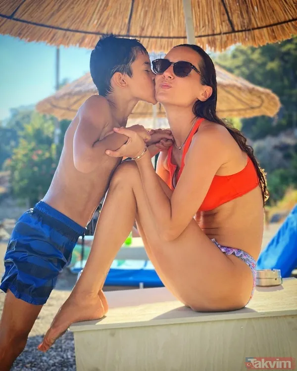 Burcu Özberk yeşil leopar bikinisiyle paylaştı ortalık alev aldı! Burcu Özberk'in bu kareleri olay... - 49