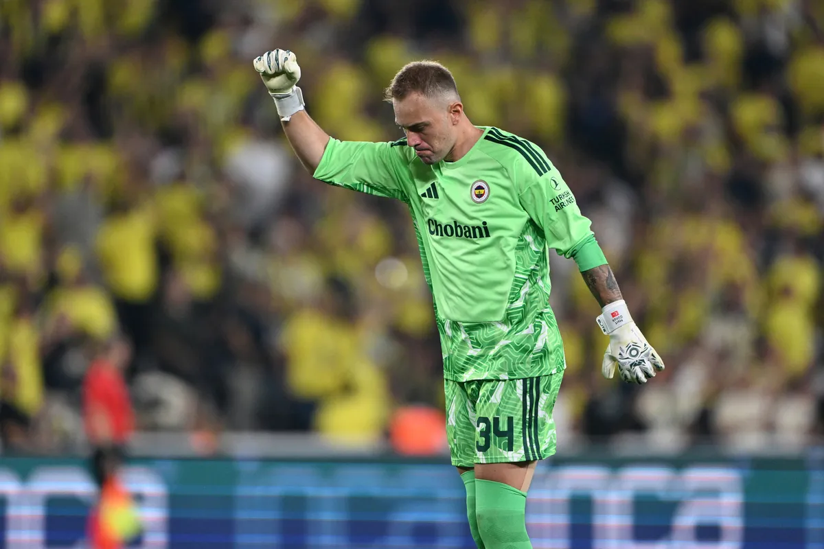fenerbahceye-sakatlik-soku-mert-gunok-genclerbirligi-macinda-yok-1786627153425.jpg Mert Günok