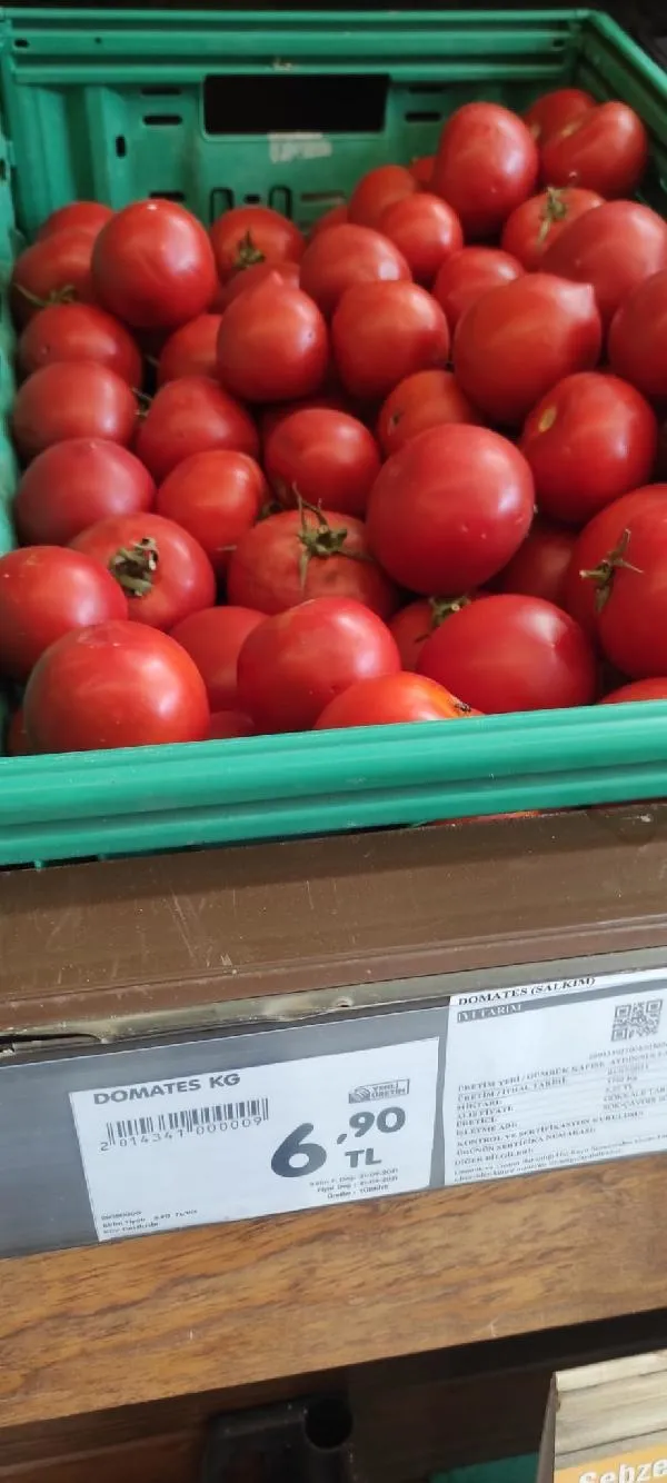 Serada kilosu 2.5 liradan çıkan domates 5 kilometre uzaklıktaki markette 6.90 lira!