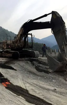 PKK'lı teröristler Amanos'ta iş makinesi ve araç yaktı