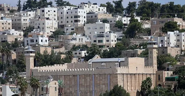 Soykırımcı İsrail'den El Halil kentine baskın! Harem-i İbrahim Camisi'ni Müslümanlara kapattılar