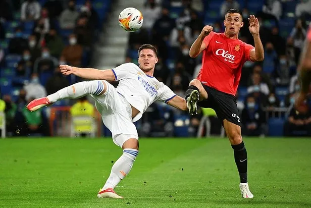 galatasaray-sirp-yildizin-transferi-icin-resmen-dugmeye-basti-aslanda-luka-jovic-harekati-1639767827531.jpeg Galatasaray, Sırp yıldızın transferi için resmen düğmeye bastı! Aslan'da Luka Jovic harekatı-4