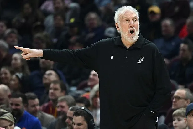 san-antonio-spursun-kocu-gregg-popovich-turkiye-icin-yardim-cagrisi-yapti-karakter-ve-gucunuzu-biliyorum-1676497214511.jpeg San Antonio Spurs'un koçu Gregg Popovich Türkiye için yardım çağrısı yaptı: Karakter ve gücünüzü biliyorum-2