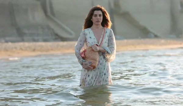Gökçe Bahadır deniz sezonunu erken açtı-2