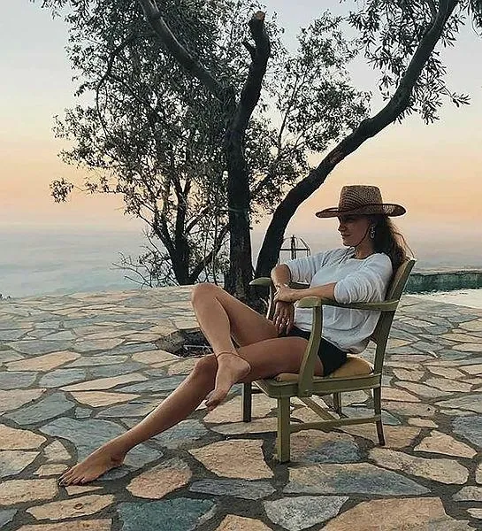 Boğaz’ın gözdesi Bebek magazin ve sosyete dünyasının gözdesi! Etiler’de oturan Serenay Sarıkaya gözünü Bebek’e dikti-2