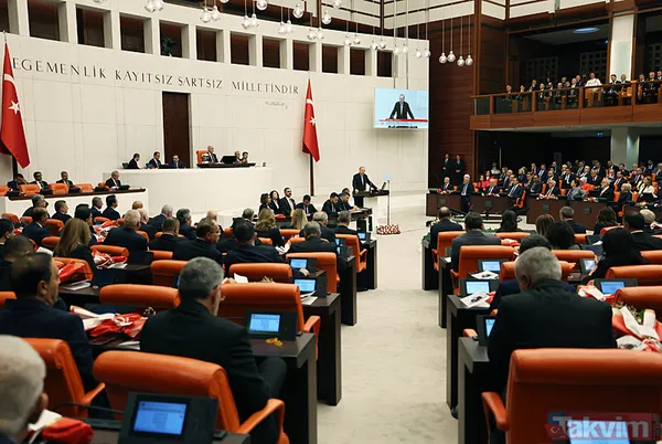 TBMM'de renkli anlar! Önce açılış sonra resepsiyon... Başkan Erdoğan'dan "biriz beraberiz" mesajı: Tek tek tokalaştı - 31