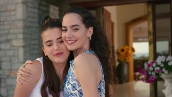 atvnin-yeni-dizisi-uvey-annenin-3-tanitim-yayinlandi-onlarin-kilina-zarar-gelirse-senden-bilirim-1686350366093.jpg ATV’nin yeni dizisi Üvey Anne’nin 3. tanıtım yayınlandı: "Onların kılına zarar gelirse senden bilirim!"-2