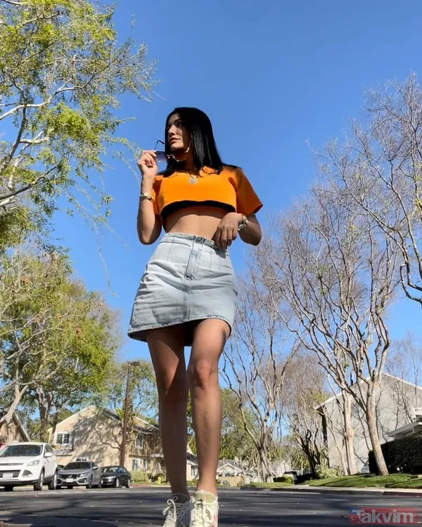 Aleyna Tilki’nin annesi Kaliforniya sokaklarında şov yaptı! Havva Öztel önce süper minisiyle salına salına yürüdü sonra kumsalda... - 7