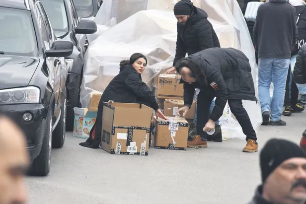 canla-basla-calistilar-1675981420339.jpeg Ünlü isimler deprem bölgesine destek için canla başla çalıştı! Demet Özdemir, Oğuzhan Koç, Murat Boz, Mustafa Sandal... - 5