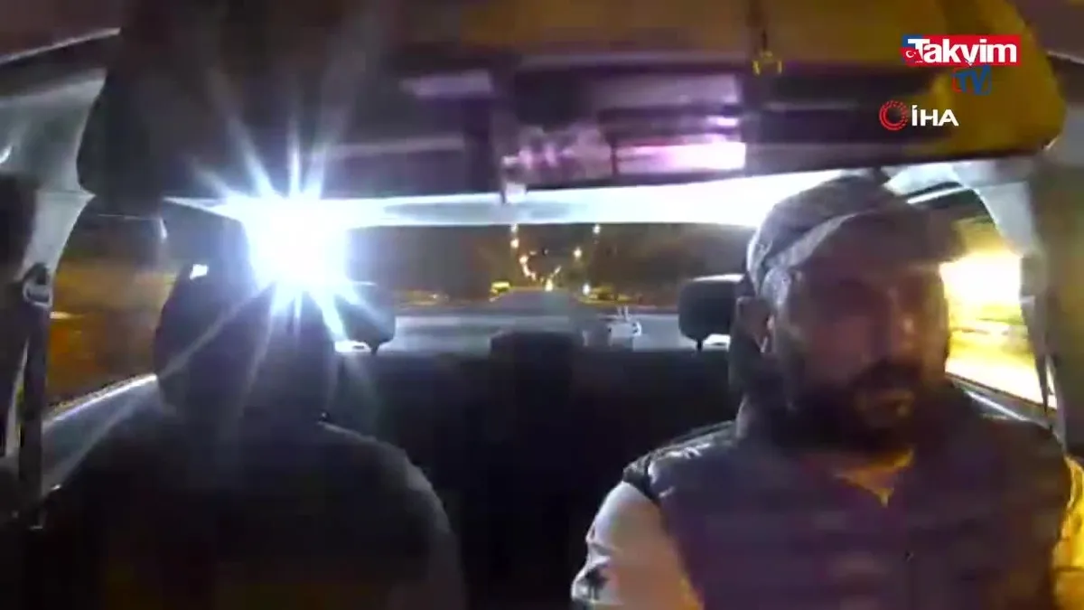 Taksiyi çaldı ortalığı birbirine katıp hareket eden taksiden atladı...O anlar kamerada