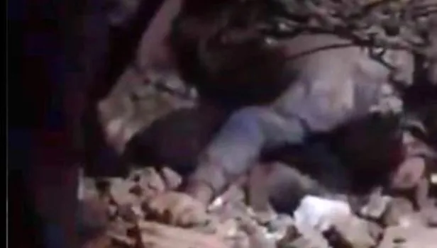 Depremin vurduğu Elazığ'dan yürek yakan görüntü