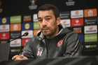 Beşiktaş'ta Giovanni van Bronckhorst'tan istifa cevabı