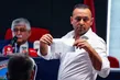 Menderes’te faturayı CHP’ye kesen Yeni Parti’de 2 fire... Becerikli ve Peker istifa etti! Başkan Şen dualarla başladı