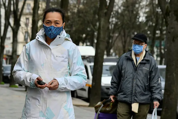 Koronavirüs ciğerleri bu hale getiriyor! Röntgen filmleri dehşete düşürdü!-2