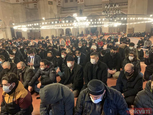 Regaip Kandili dualarla idrak edildi: Vatandaşlar camilere akın etti - 23